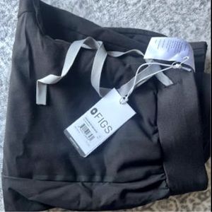 FIGS black scrub pants